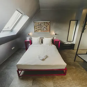 https://jj32-luxembourg.luxembourghotelsguide.com
