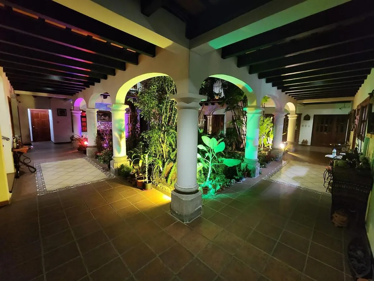 Hotel Y Jardines Casa Buho Antigua